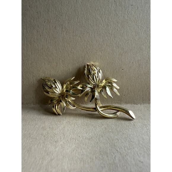 Vintage Daisy Flower Gold Tone Brooch‎ - Picture 1 of 2